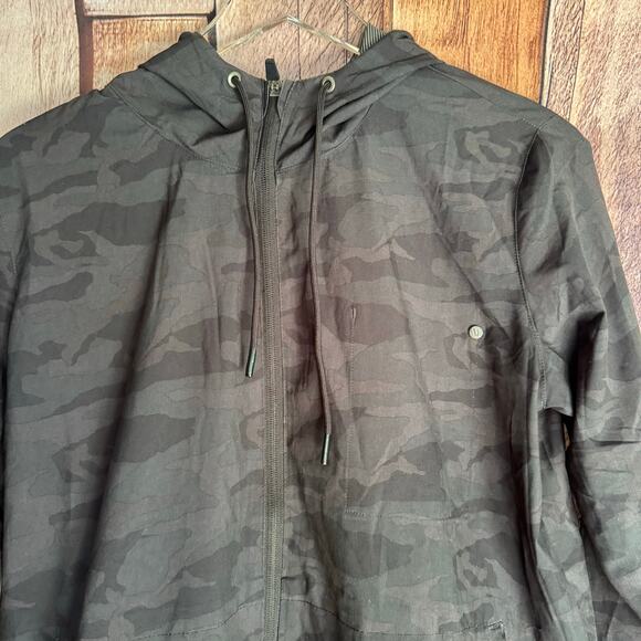 Vuori Jacket Outdoor Trainer Shell Black Camo Hooded Water Resistant Medium - Picture 3 of 8
